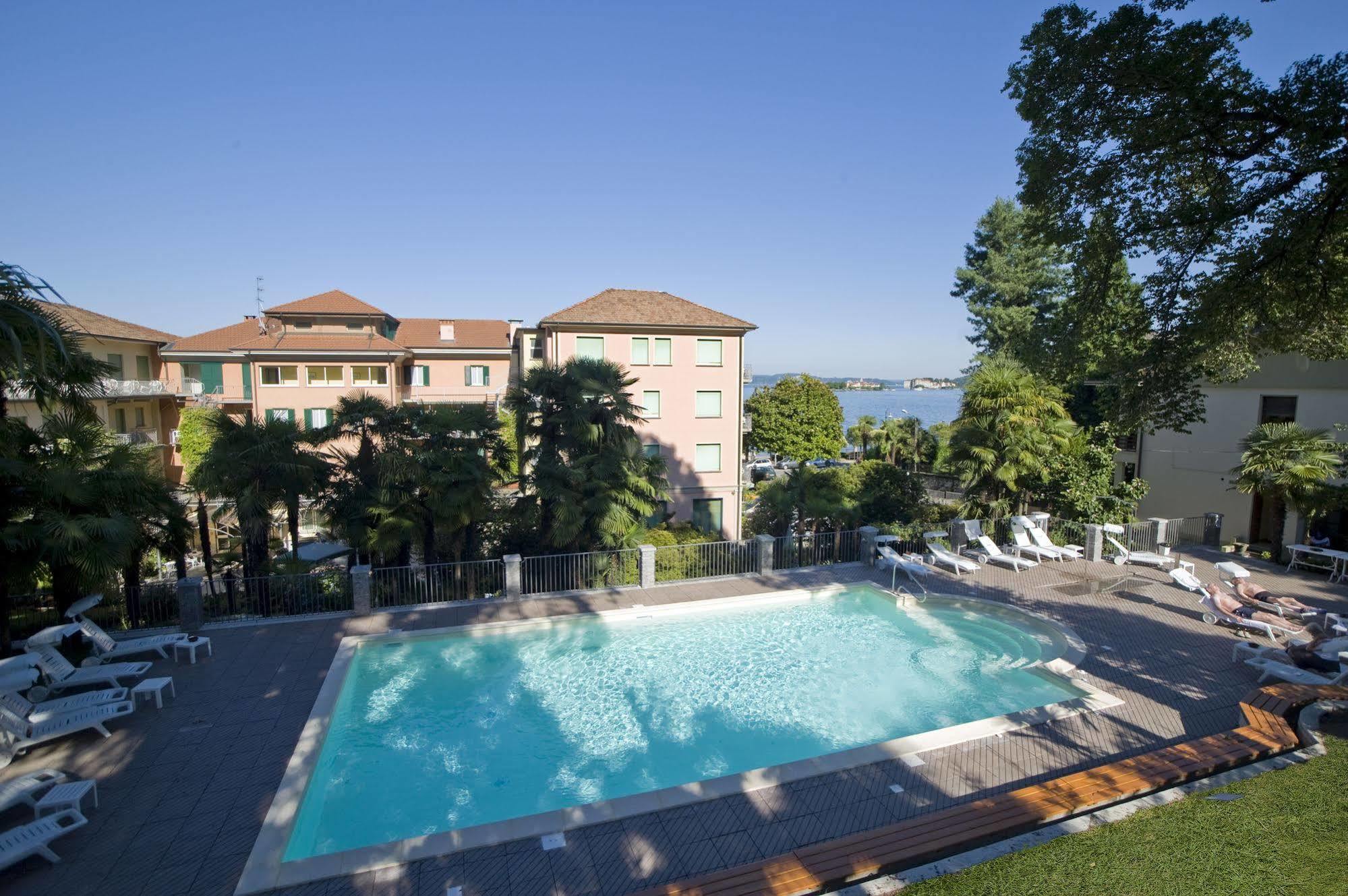 Hotel Beau Rivage Бавено Екстер'єр фото